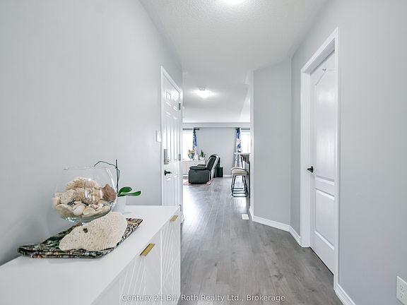 3rd image of 208 Diana Dr