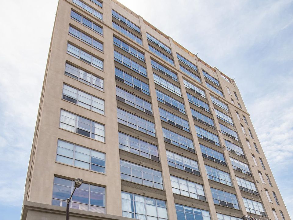 2nd image of 2200 Arch St APT 606