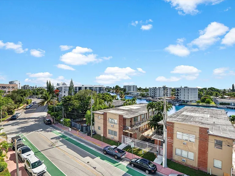 8201 Byron Ave #502 — Photo 44