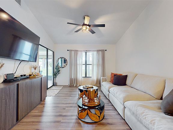 3rd image of 27 Via De Casas Norte #27