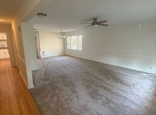 5018 Dobson St, Skokie, IL 60077