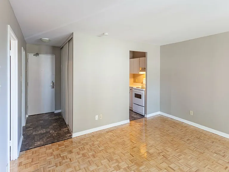 1322 McWatters Rd — Photo 15