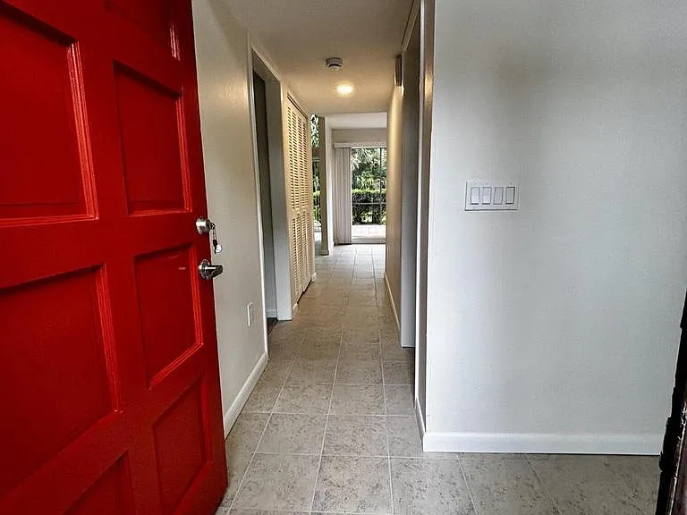 9787 Sawgrass Dr E — Photo 2