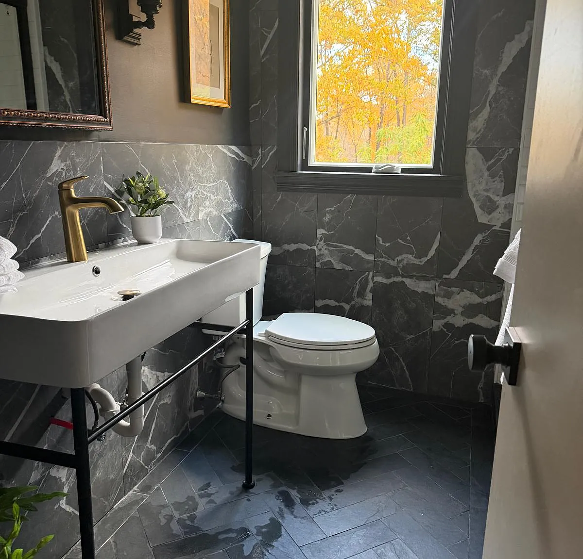 1 bed, 975 sqft, $1,740 — Photo 1