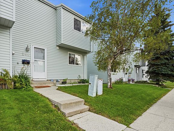 3rd image of 248 Dickinsfield Ct NW