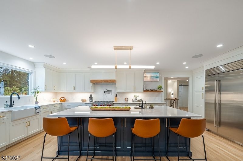 1st image of 63 Whiteoak Dr