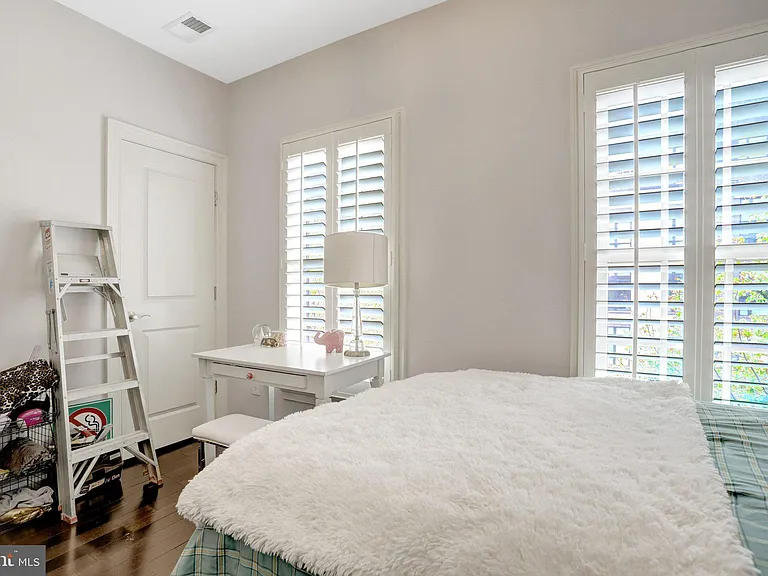 422 Pendleton St — Photo 27