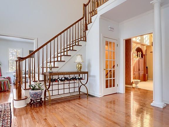 4th image of 243 Cranbrook Dr