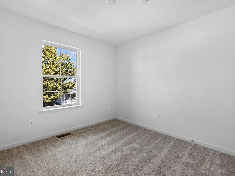 464 Peleton St — Photo 19