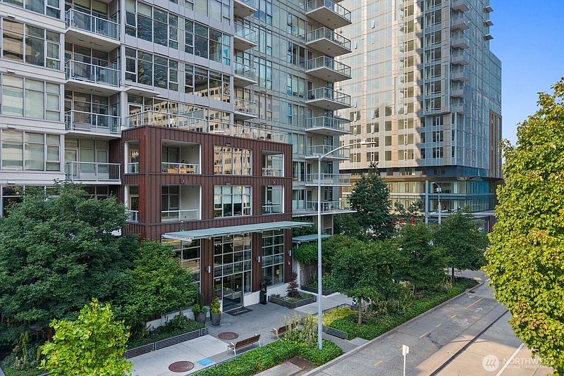 3rd image of 588 Bell Street #614S