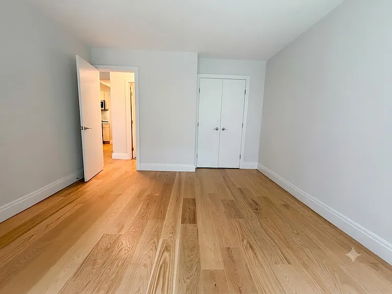 135 W 96th St #2B — Photo 11