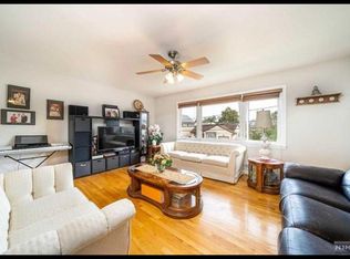 671 9th St FLOOR 2, Secaucus, NJ 07094