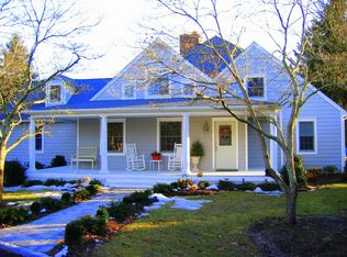 5 Woodfield Ave, East Quogue, NY