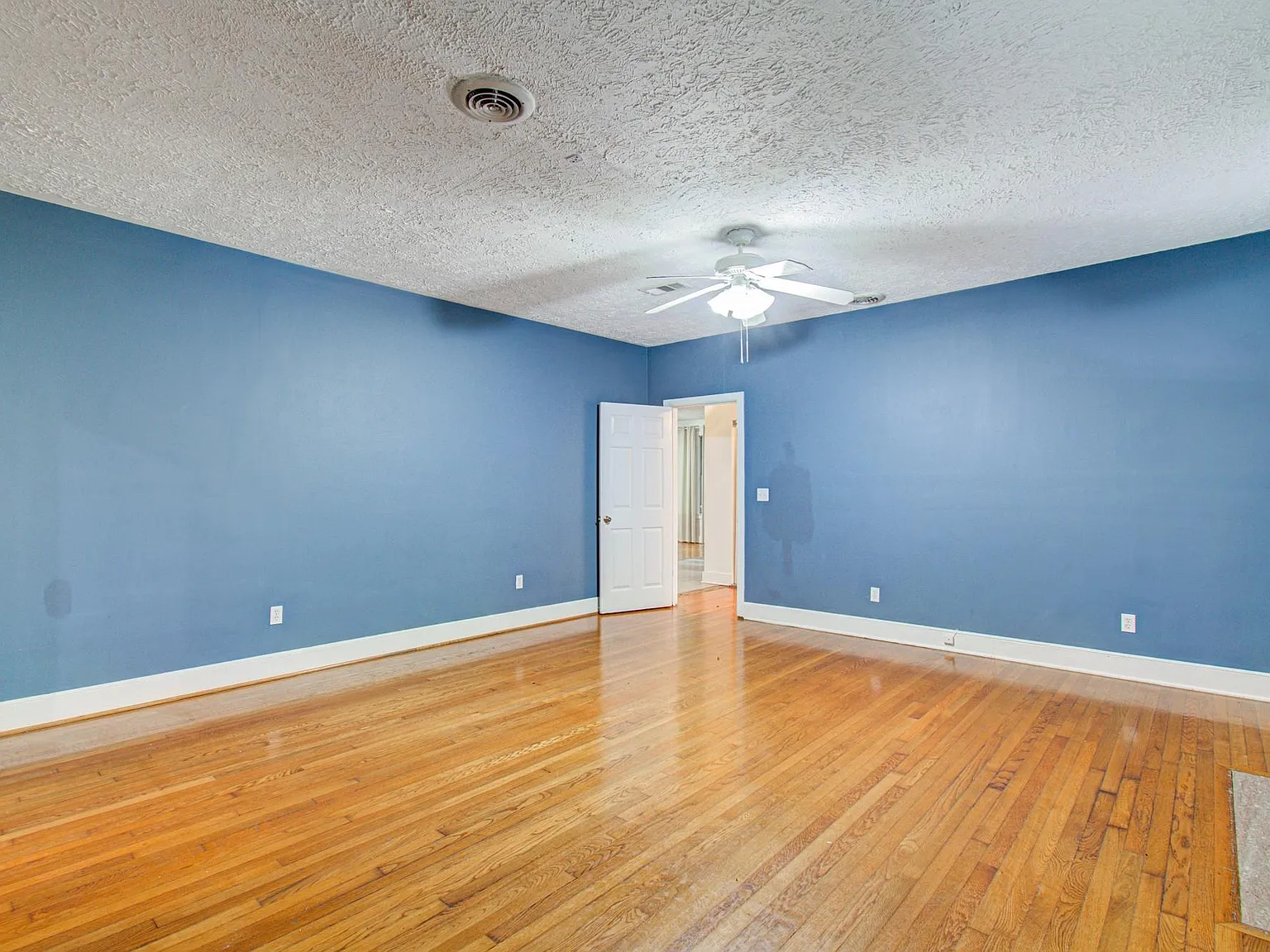 2 bed, 2.5 bath, 1700 sqft, $1,800 — Photo 4