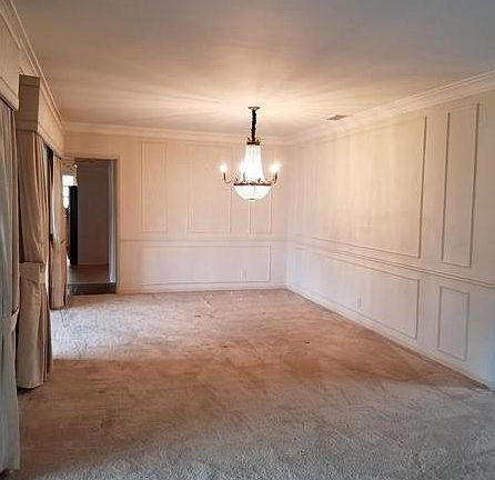 5th image of 3060 NE 43rd St