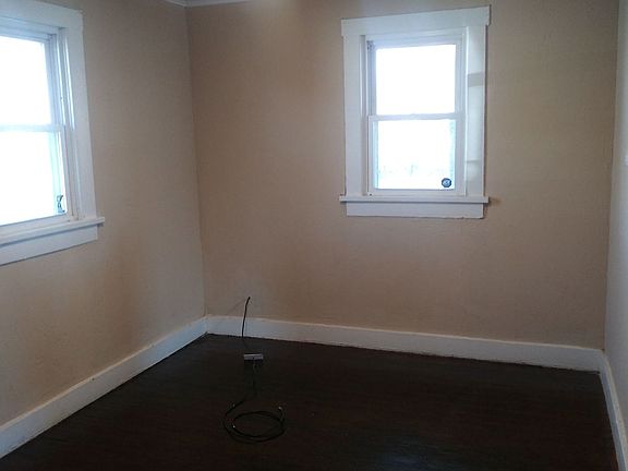 4th image of 108 S Kentucky St