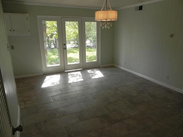 1st image of 121 Redbud Trl
