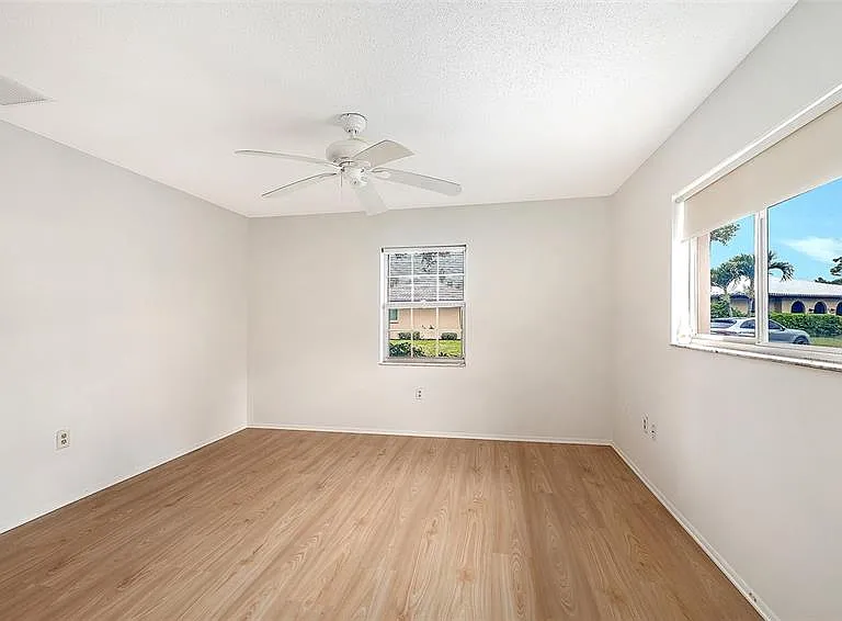 515 Rousseau Dr — Photo 23