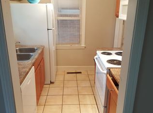 13660 Manhattan Ave, Oak Park, MI 48237