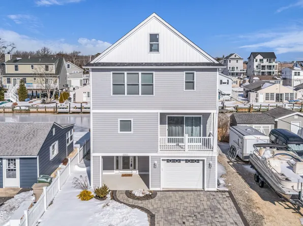 211 Pine Drive, Bayville, NJ 08721