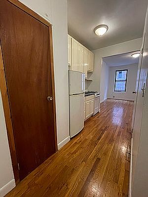 4th image of 1109 1st Ave #A3