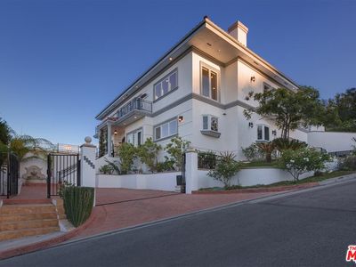 15658 Castlewoods Dr, Sherman Oaks, CA, 91403