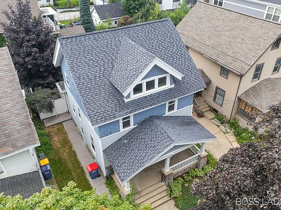 4th image of 607 Fairview Ave NE