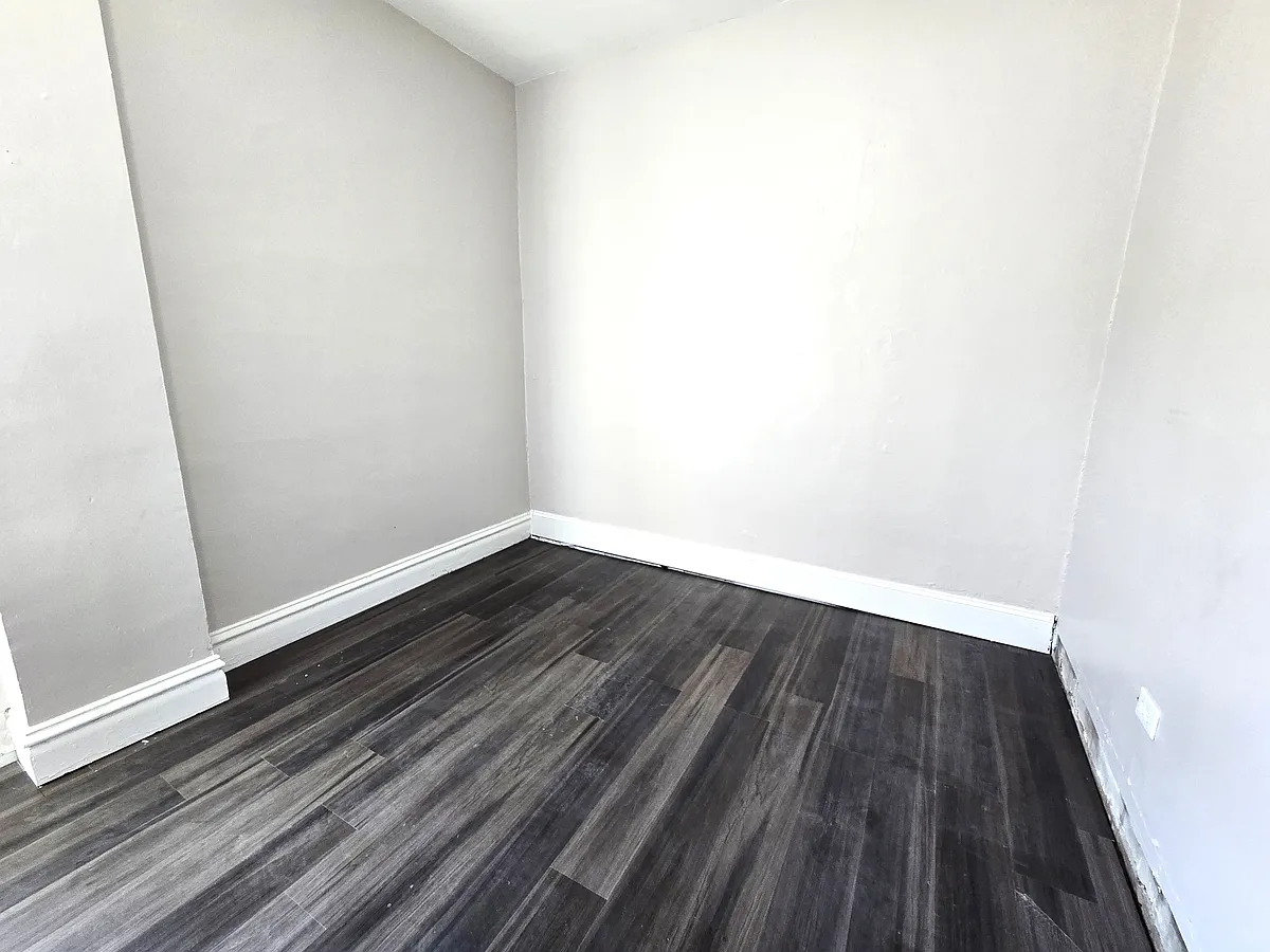Building Photo - 3110 S Lowe Ave #2