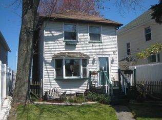 1446 Edgemere Dr, Rochester, NY 14612