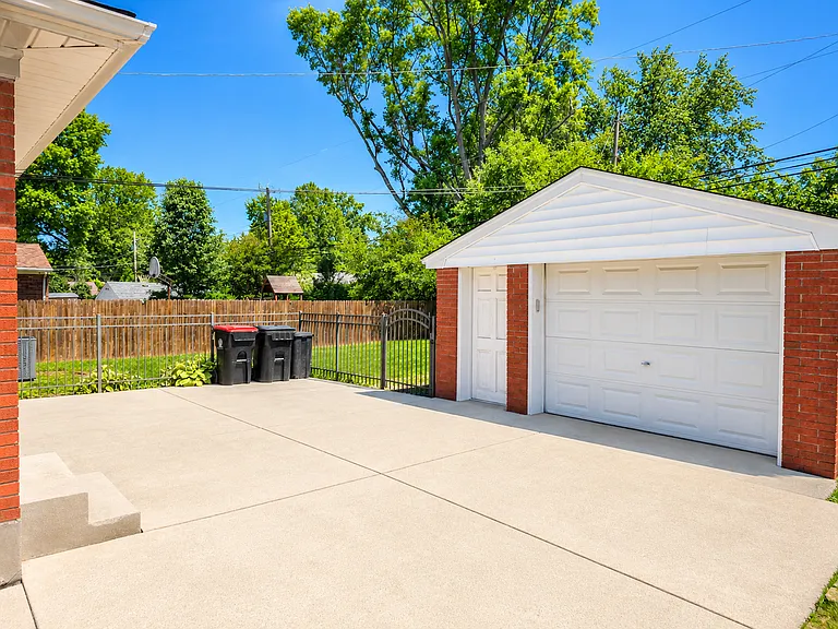 3931 Manner Dale Dr — Photo 7