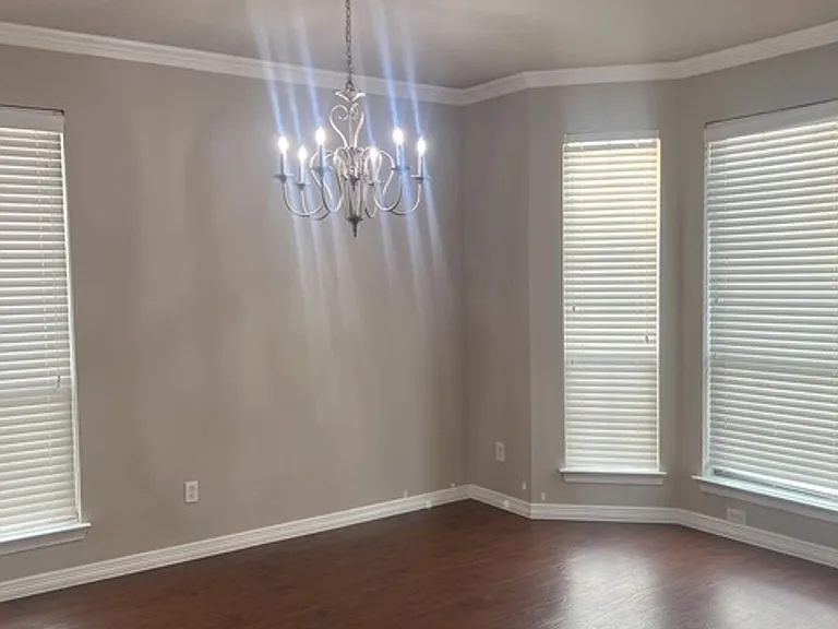 1509 Weeping Willow Ln — Photo 2