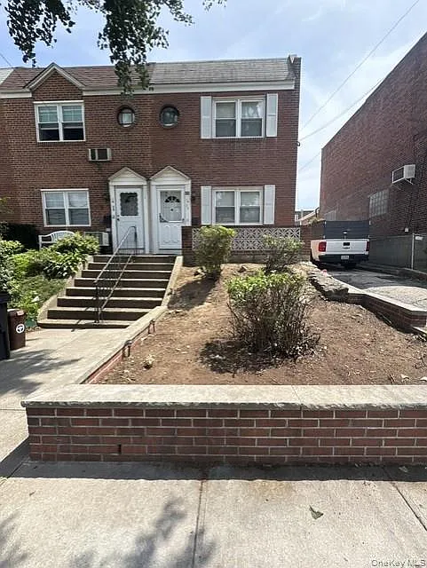 10-27 116th St