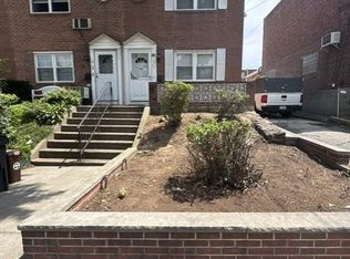 10-27 116th St, College Pt, NY 11356