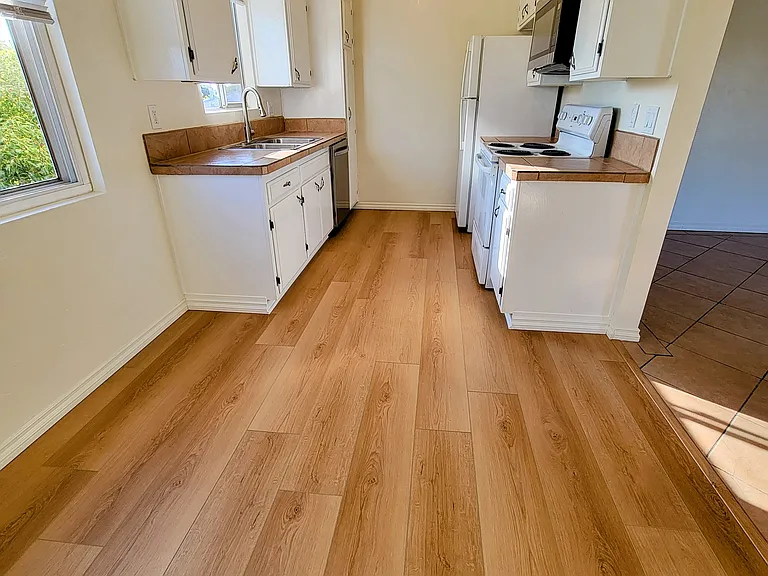 211 Cypress St #4 — Photo 16