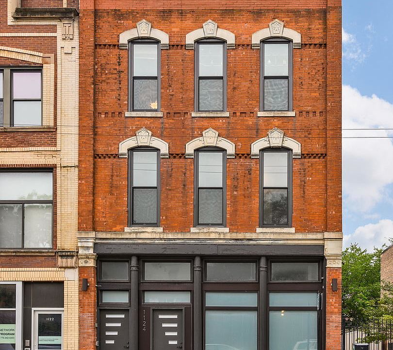 1st image of 1124 N Milwaukee Ave #2