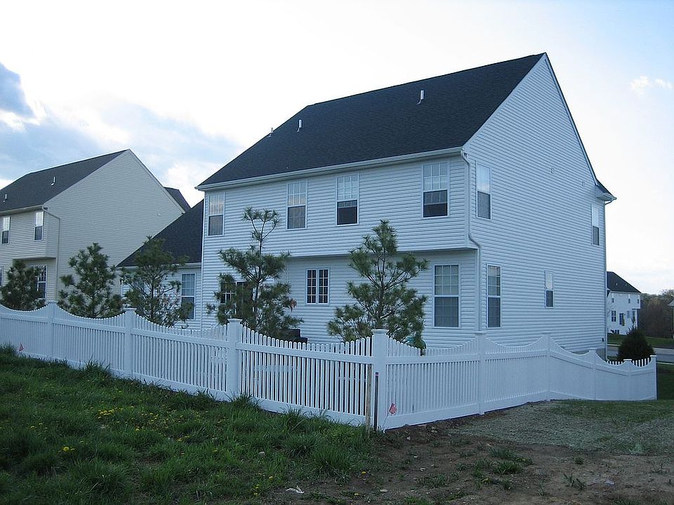 2nd image of 1436 Balmoral Rd