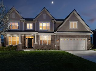 9697 Denrose Dr, Fishers, IN 46040