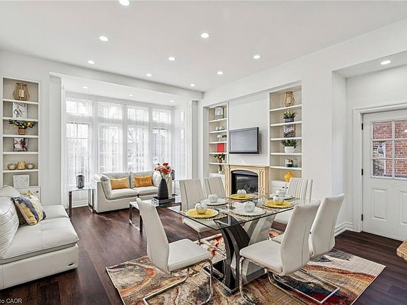 4th image of 7 Rollins Pl