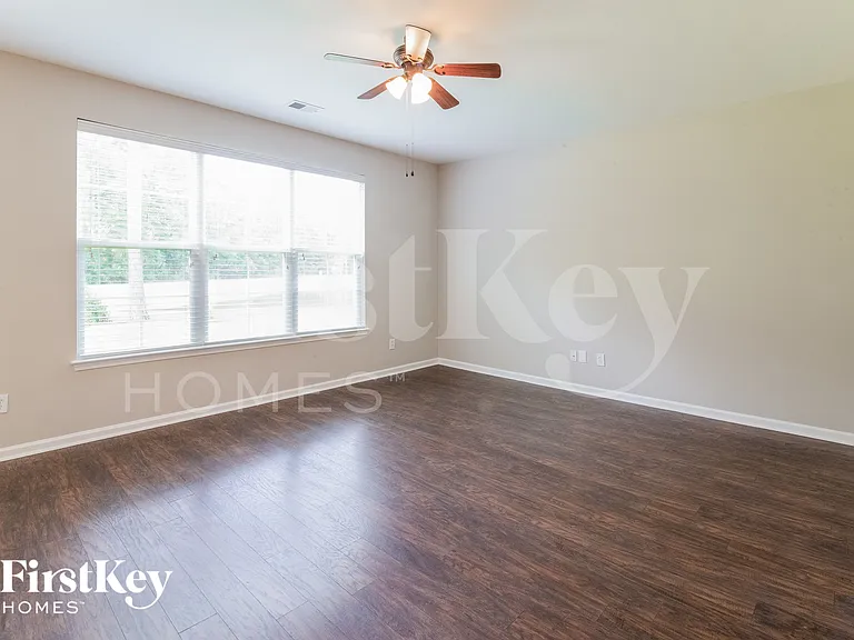 200 Palmetto Village Cir — Photo 8