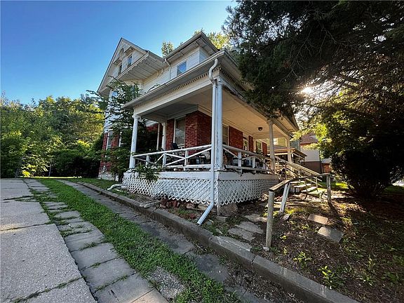 4th image of 3017 E 7th St