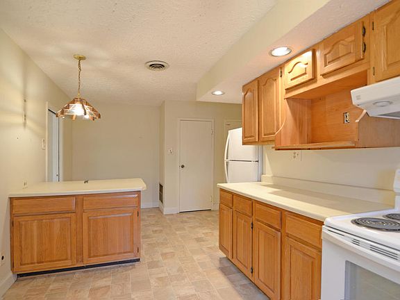 5th image of 213 Victor Dr