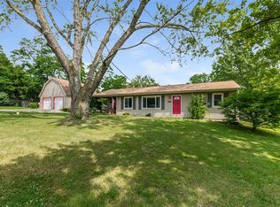 9451 Hogan Rd, Fenton, MI 48430