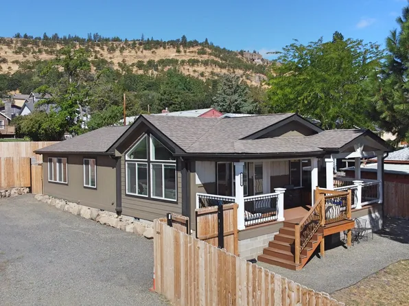 3020 W 10th St, The Dalles, OR 97058