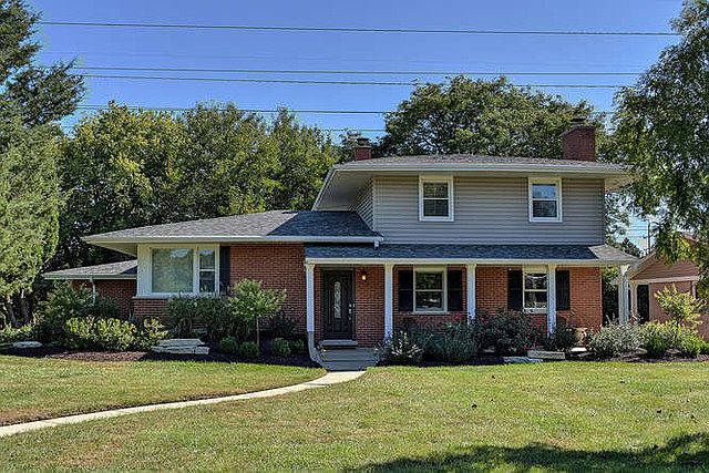 1st image of 2901 S Briarwood Dr E