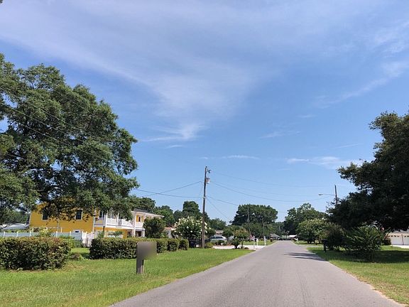 5th image of 6200 Maybelle Dr