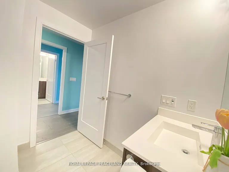 225 Village Green Sq #410 — Photo 14
