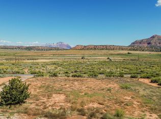 1747 N Apple Valley Dr, Apple Valley, UT 84737