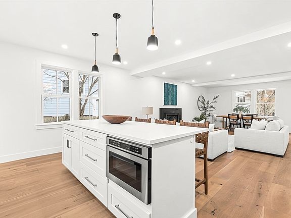 3rd image of 6 Intervale Rd