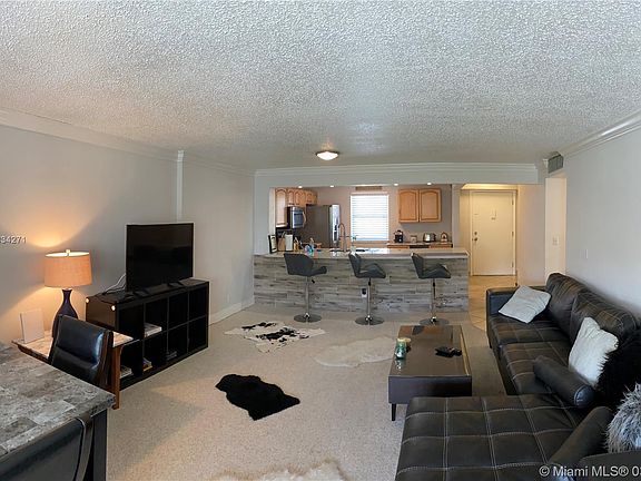 4th image of 311 SE 3rd St APT 201