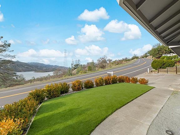 4th image of 1460 Steele Canyon Road